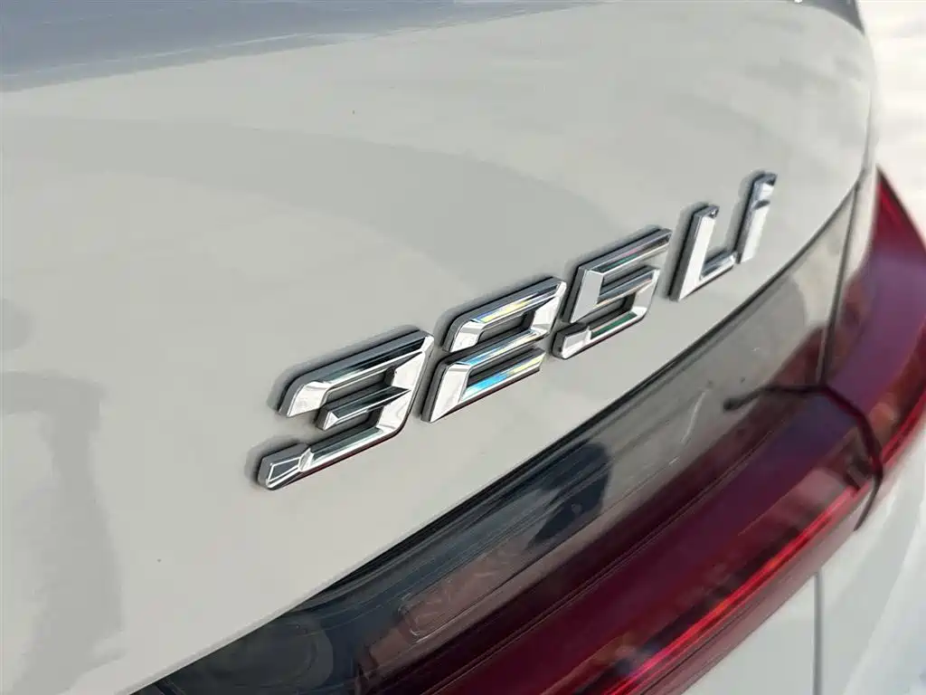 BMW 3 Series 2021 325Li M Sport Package фото 30