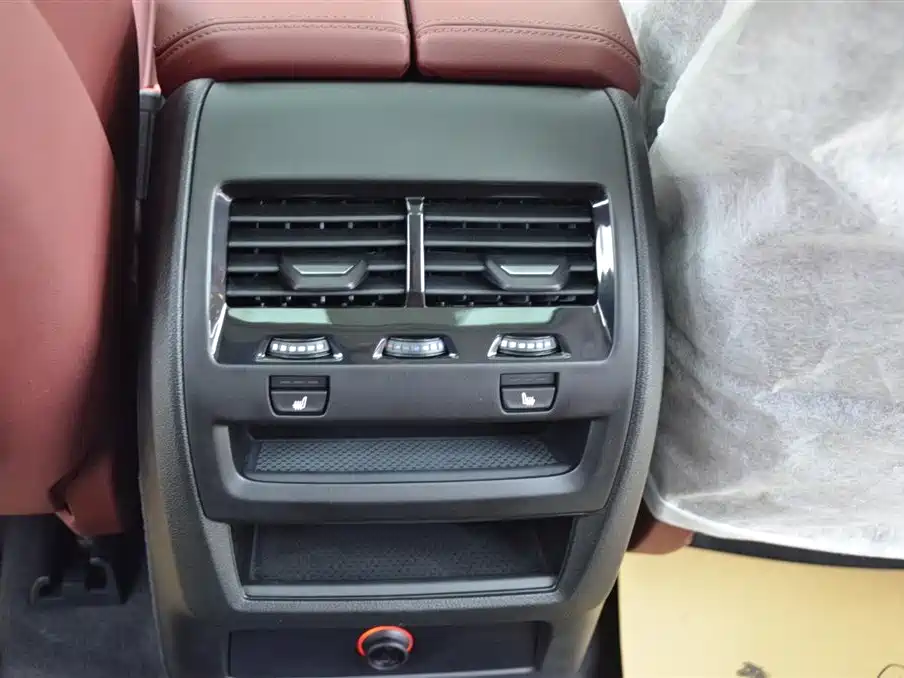 BMW X5 2026 Facelift xDrive 30Li Exclusive M Sport Shadowline Package фото 10