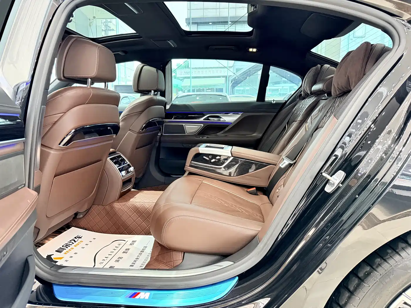 BMW 7 Series 2019 730Li M Sport Package фото 13