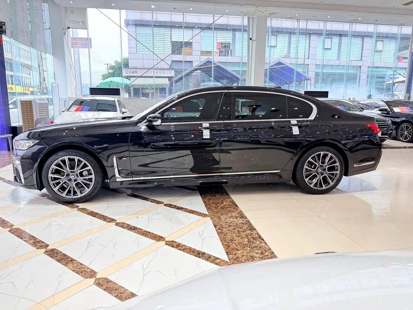 BMW 7 Series 2019 730Li M Sport Package фото 22
