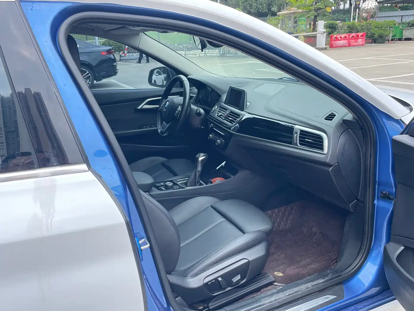 BMW 1 Series 2018 118i Sport Edition фото 15