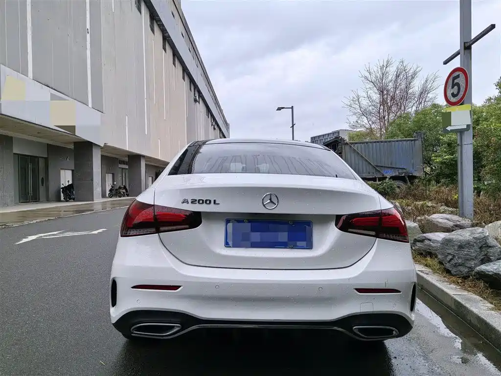 Mercedes-Benz A-Class 2022 A 200 L Sport Sedan Dynamic фото 8