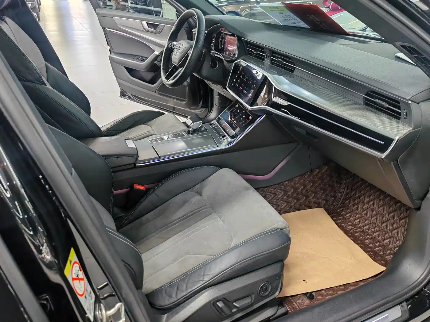 Audi A6L 2021 40 TFSI Luxury Sport фото 26