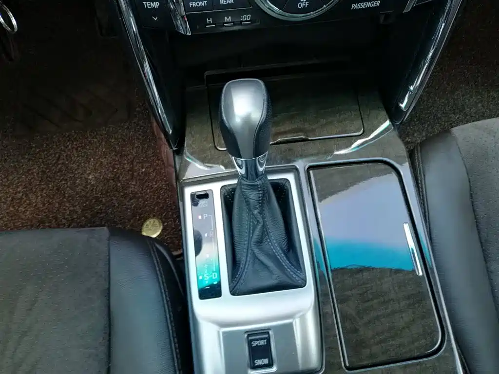 Toyota Reiz 2013 2.5V Premium Edition фото 11
