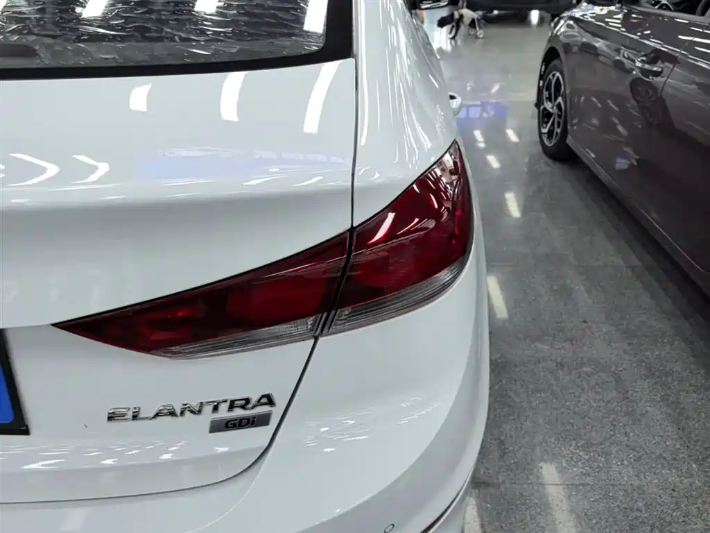 Hyundai Elantra 2016 Model 1.6L Automatic Smart Elite фото 8
