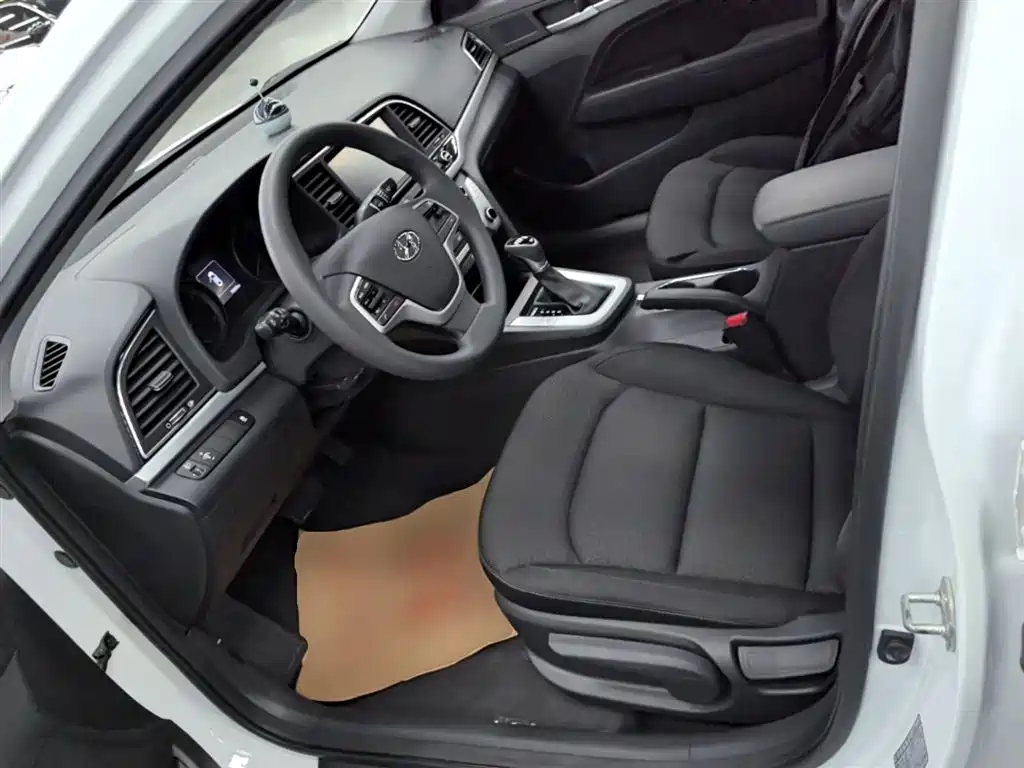 Hyundai Elantra 2016 Model 1.6L Automatic Smart Elite фото 15