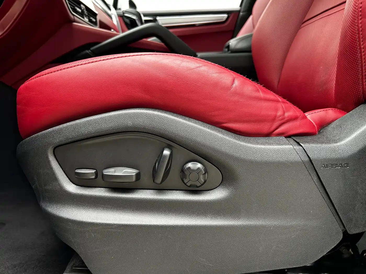 Porsche Cayenne New Energy 2023 Cayenne E-Hybrid 2.0T Platinum Edition фото 8