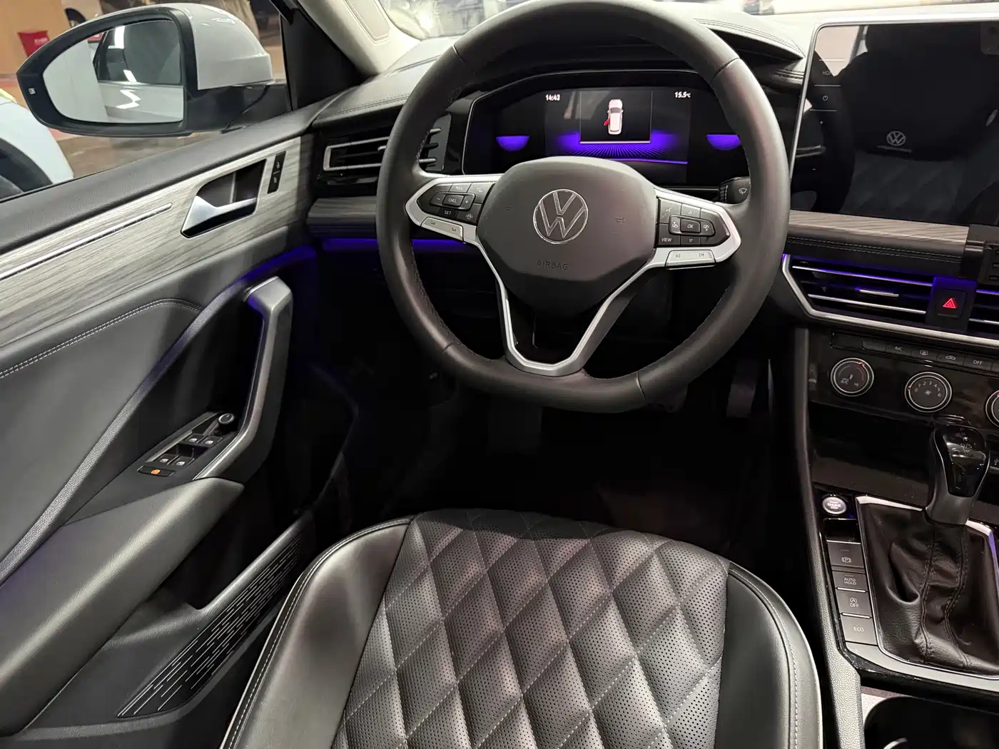 Volkswagen Sagitar 2024 300TSI DSG Flying Edition фото 8