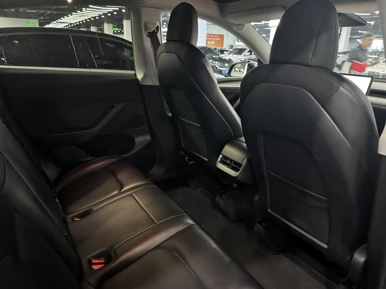 Photo 13 - Tesla Model Y