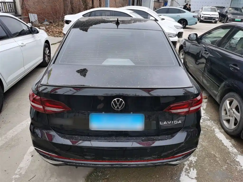 Volkswagen Lavida 2024 Model 300TSI DSG Starlight Leading Edition фото 4