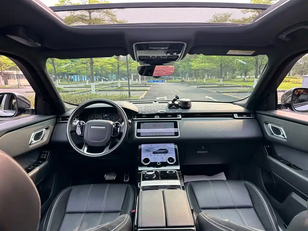 Фото 8 - Land Rover Range Rover Velar