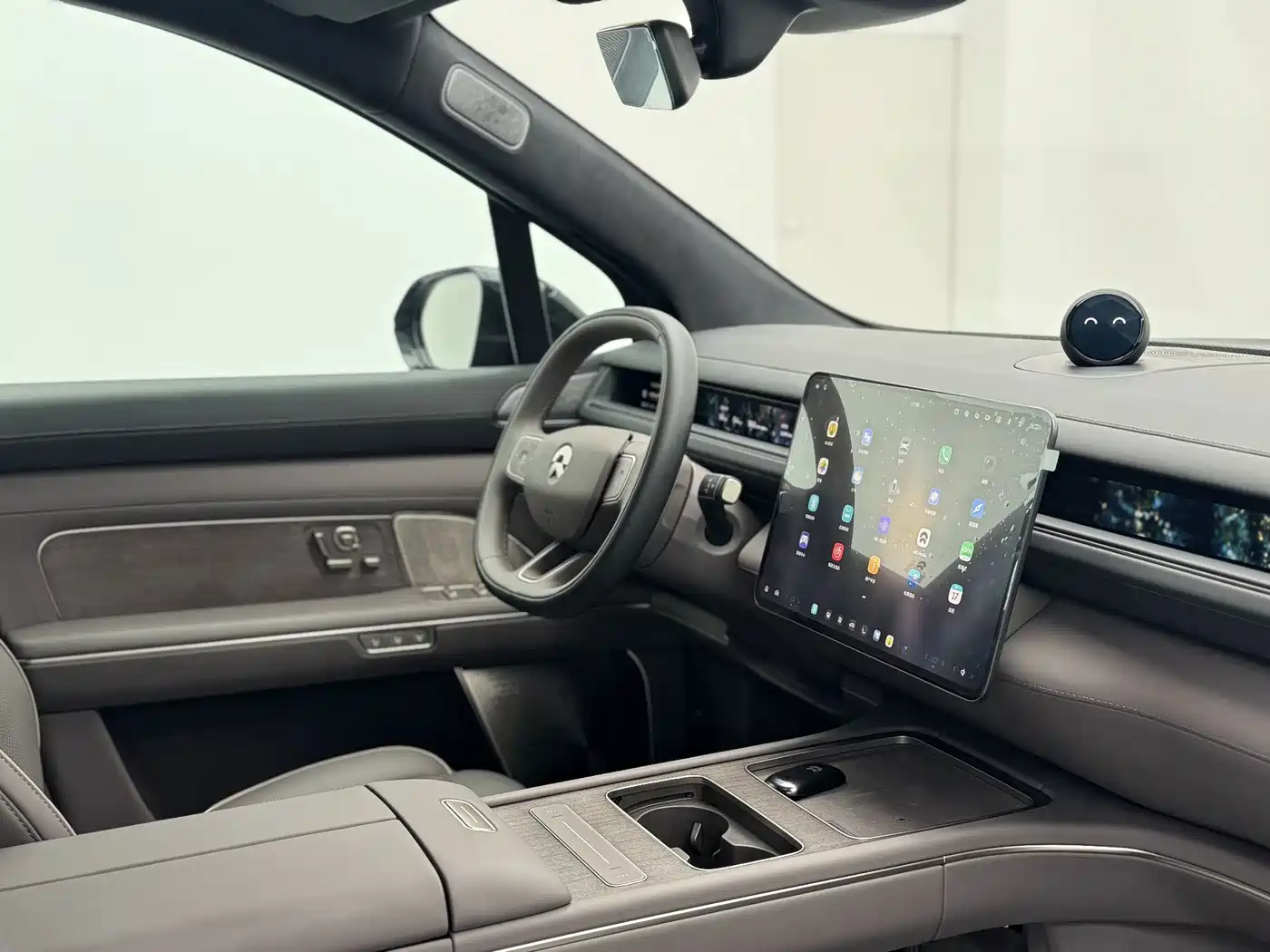 NIO ES8 2026 2025 Model 6-Seat Executive Luxury Edition