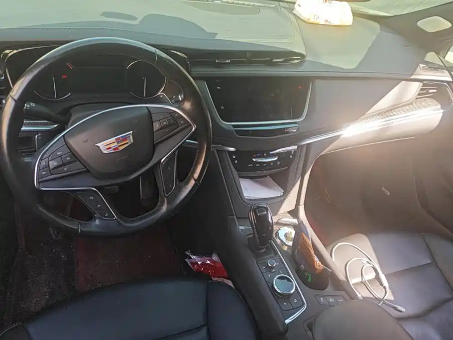 Фото 12 - Cadillac XT5