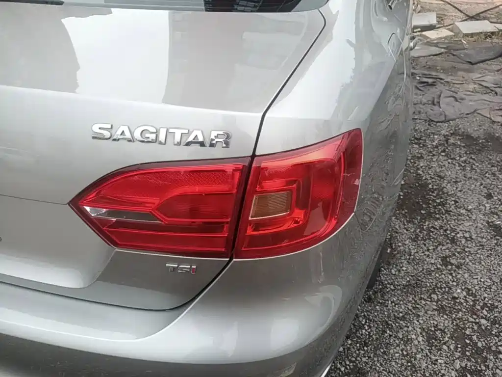 Фото 8 - Volkswagen Sagitar