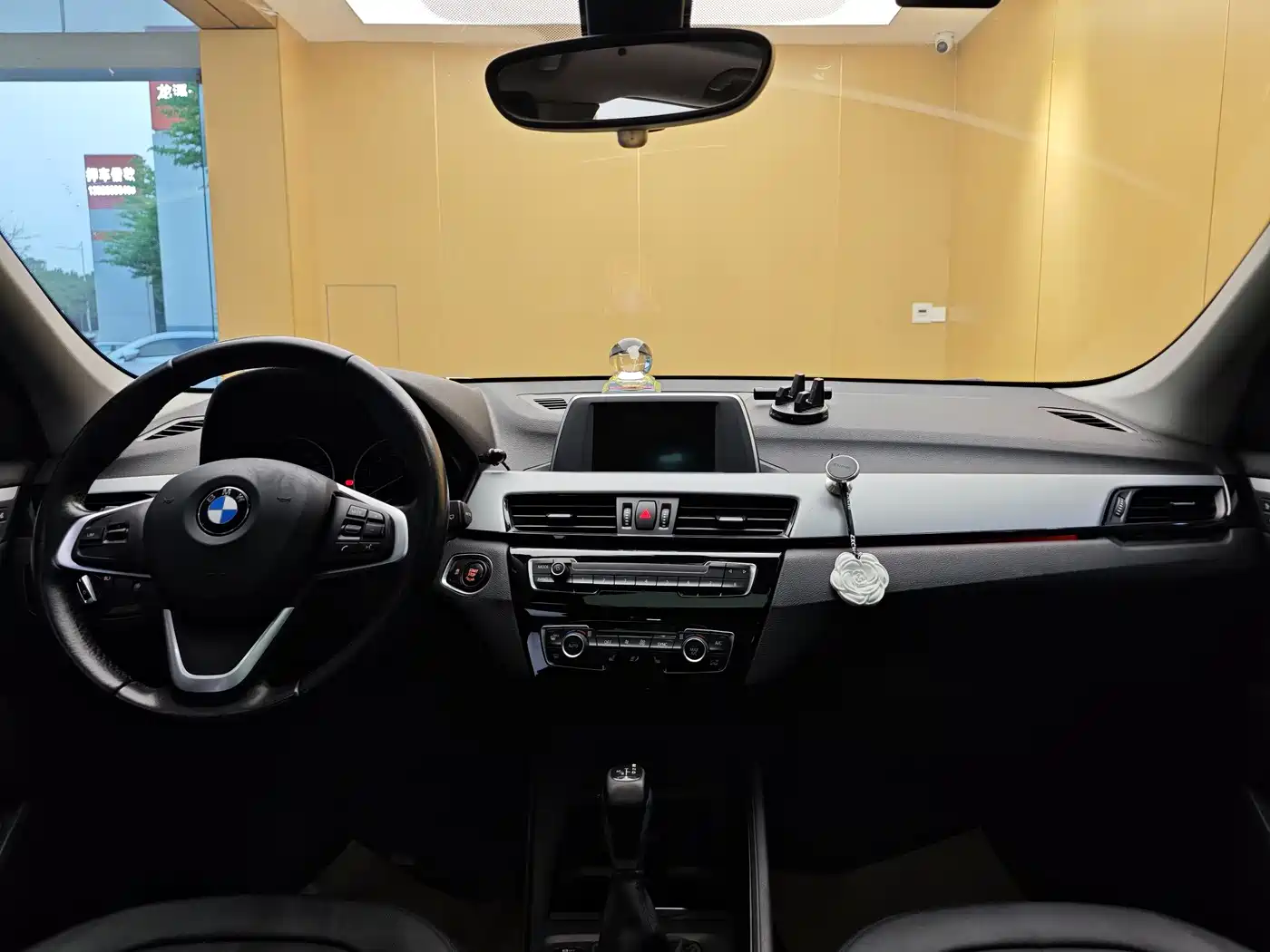 BMW X1 2016 sDrive18Li Premium Model фото 20