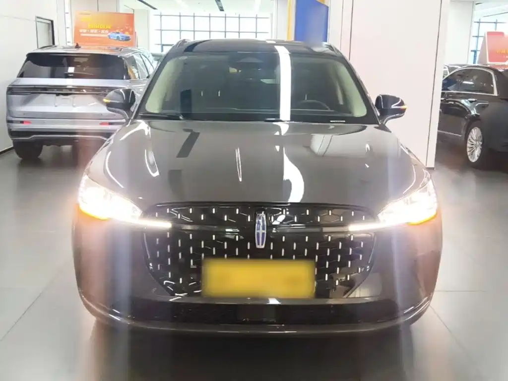 2026 Lincoln Adventurer