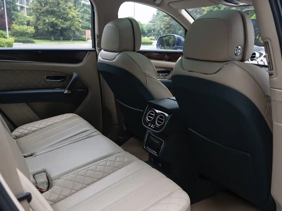 Bentley Bentayga 2017 2017 6.0T Standard Edition