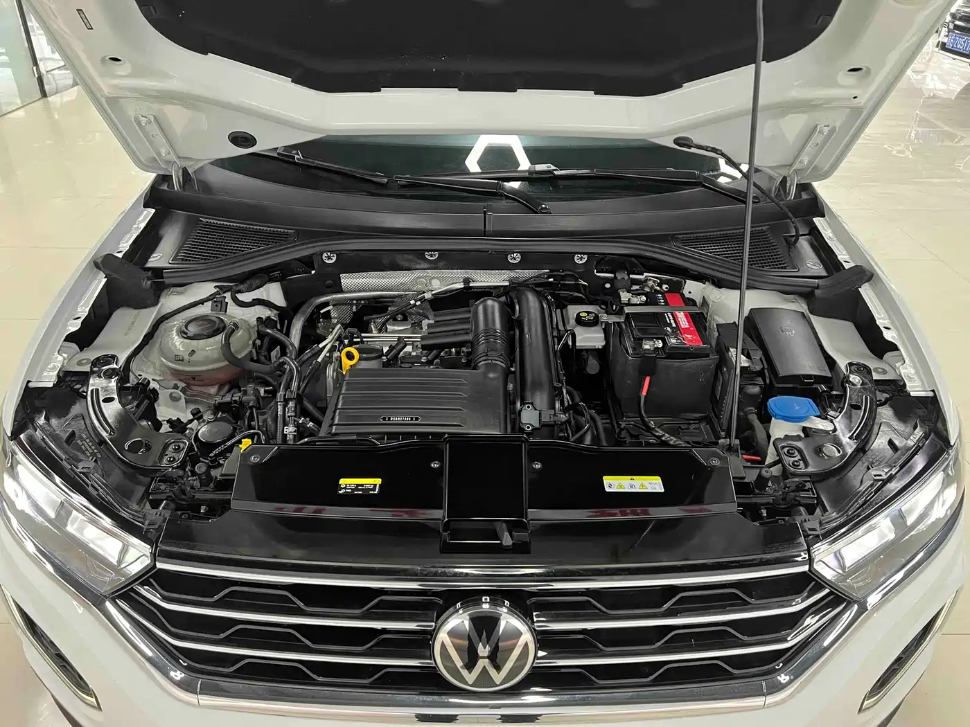 Volkswagen T-ROC 2021 280TSI DSG 2WD Comfort Smart Connect Edition фото 24