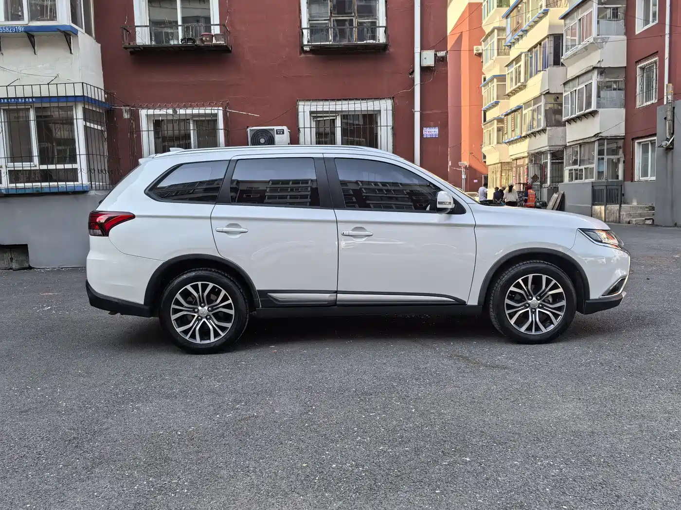 Mitsubishi Outlander 2017 2.0L 2WD Glory 5-seater фото 4