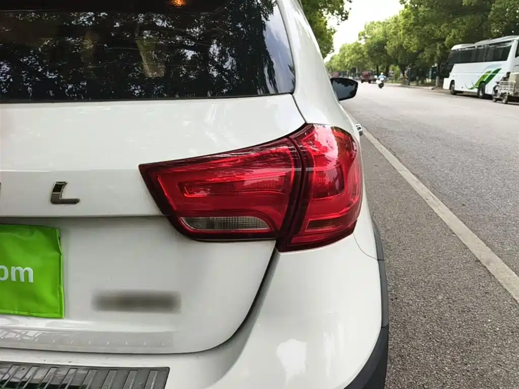 Haval H1 2015 1.5L Manual Luxury фото 8