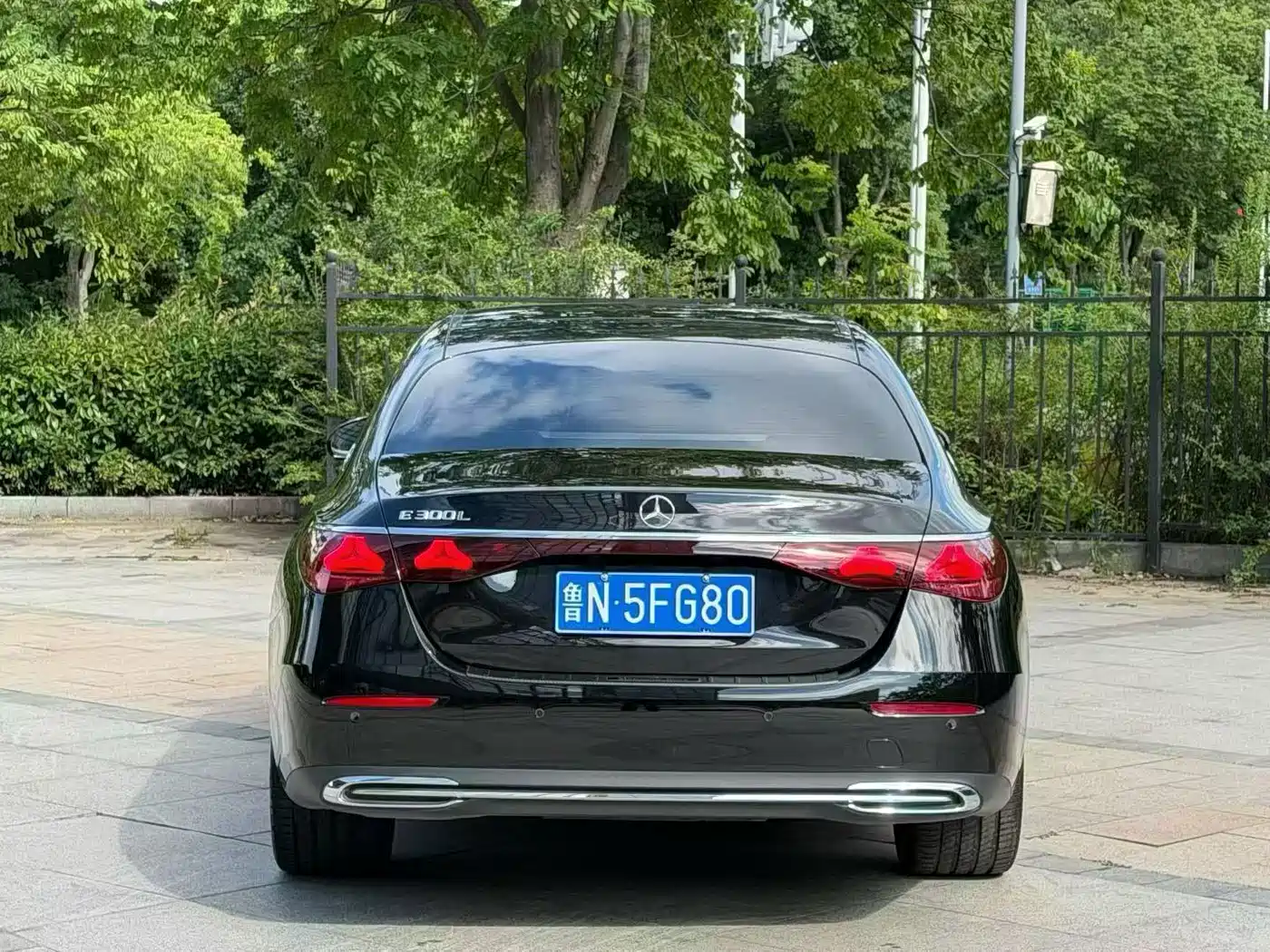 Фото 3 - Mercedes-Benz E-Class