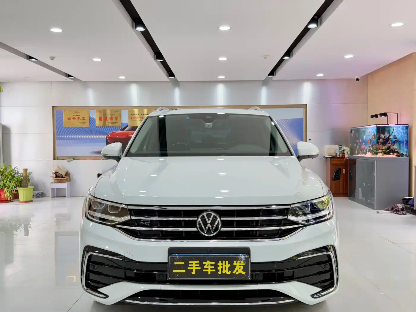 Volkswagen Tiguan L 2022 330TSI Auto 2WD R-Line Premium Edition фото 2