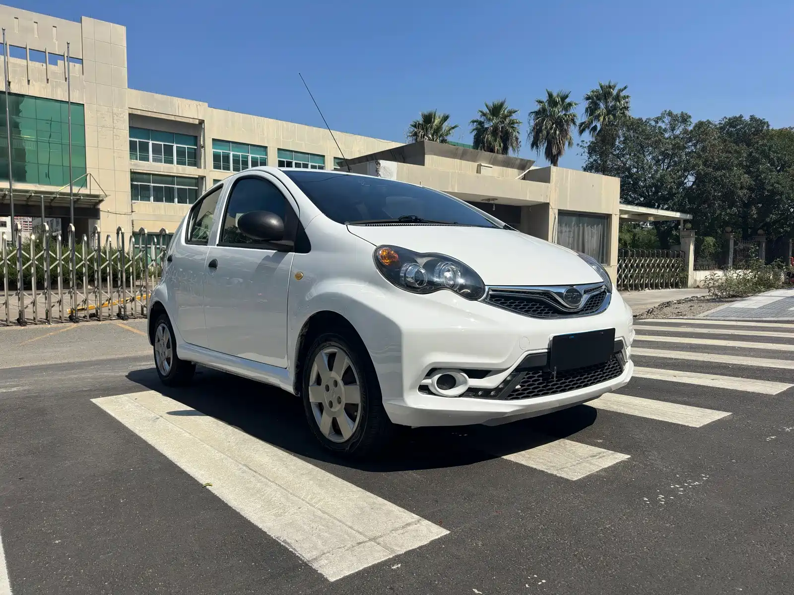 Фото 3 - BYD F0