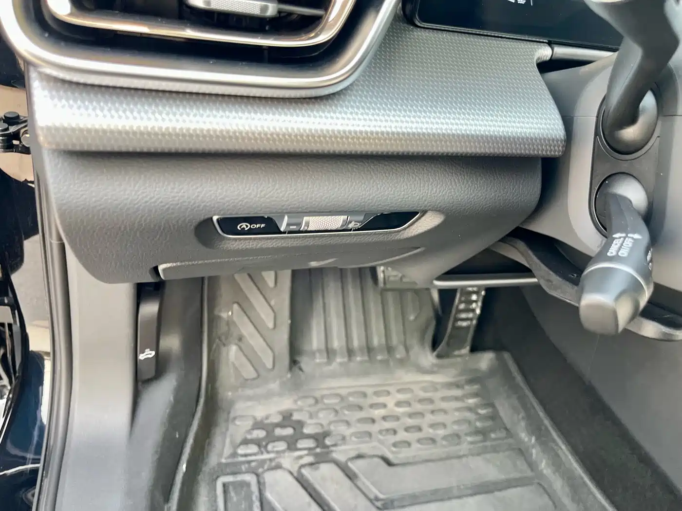 Hongqi H5 2024 1.5T DCT Smart Connect Flag Rhythm Edition фото 7