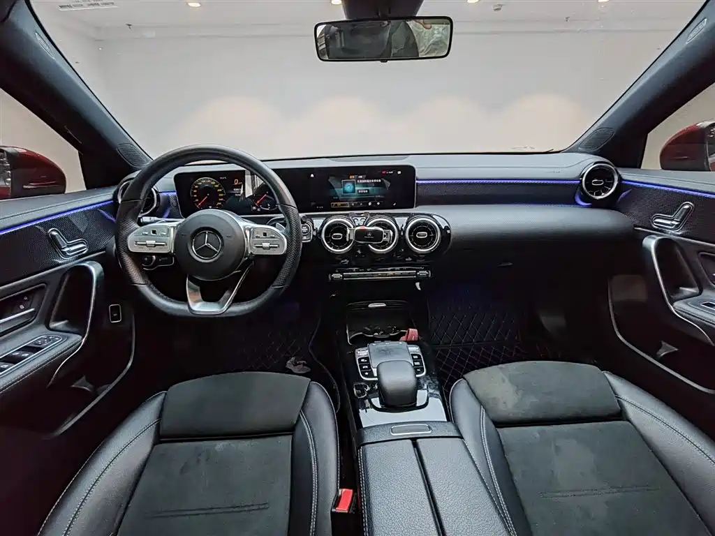 Mercedes-Benz A-Class 2019 A 200 L Sport Sedan фото 18
