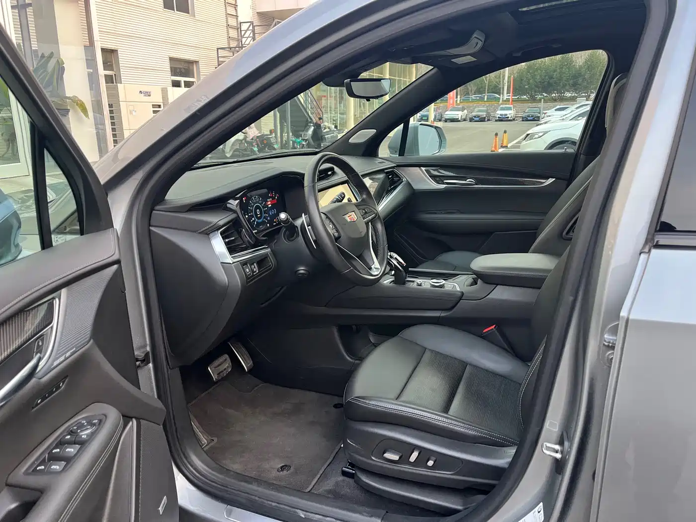 Cadillac XT6 2025 2.0T 6-Seater AWD Executive Black Label Edition фото 4