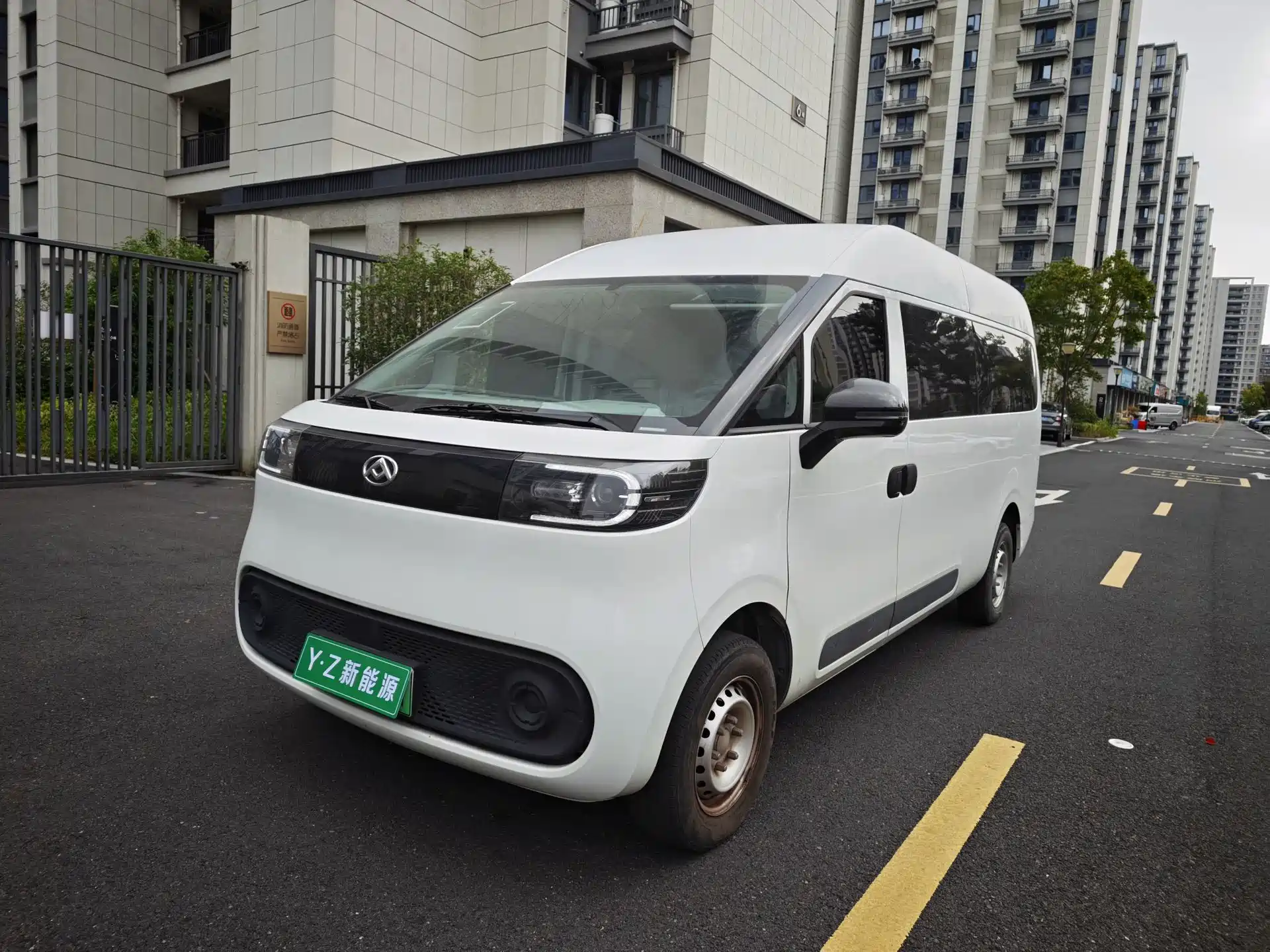 Photo 1 - Maxus Dana V1