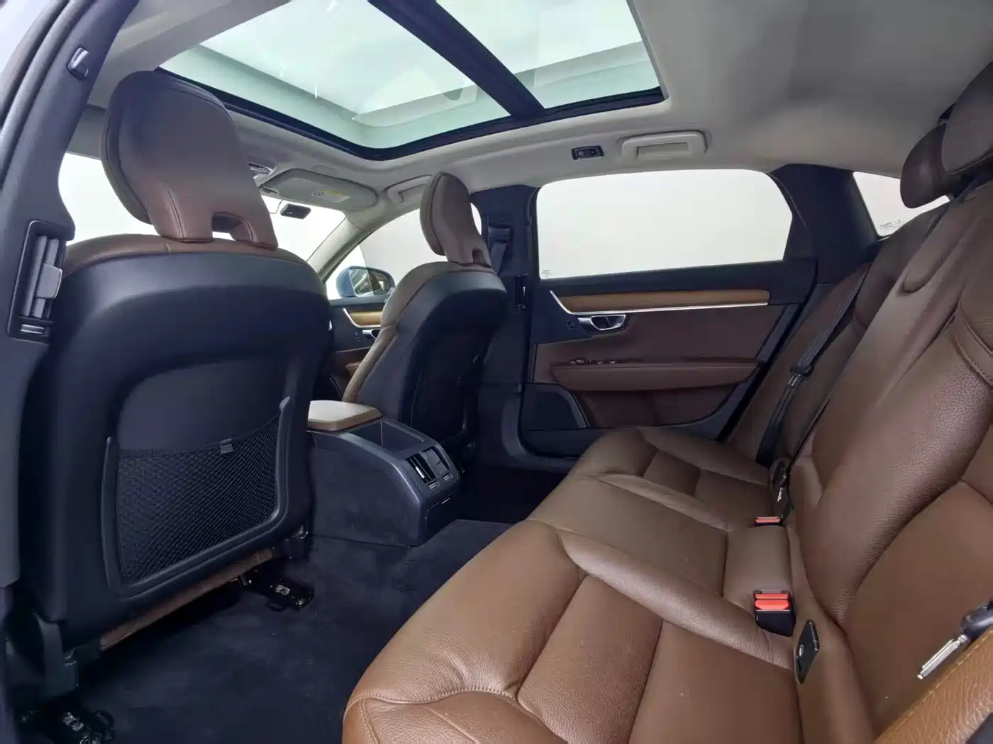 Photo 6 - Volvo S90