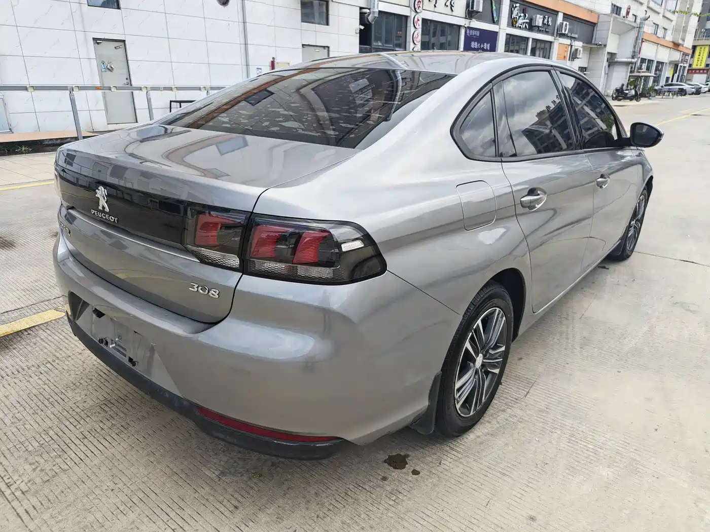 Фото 4 - Peugeot 308