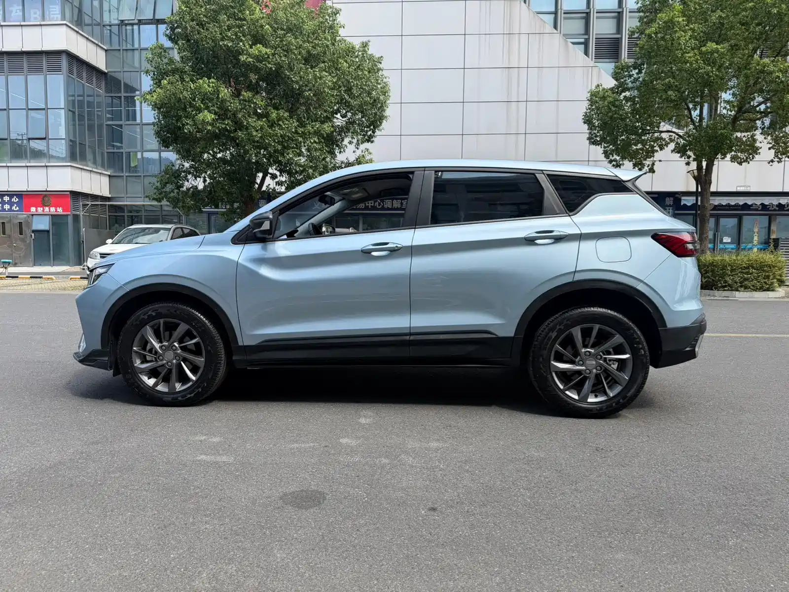 Фото 7 - Geely Coolray