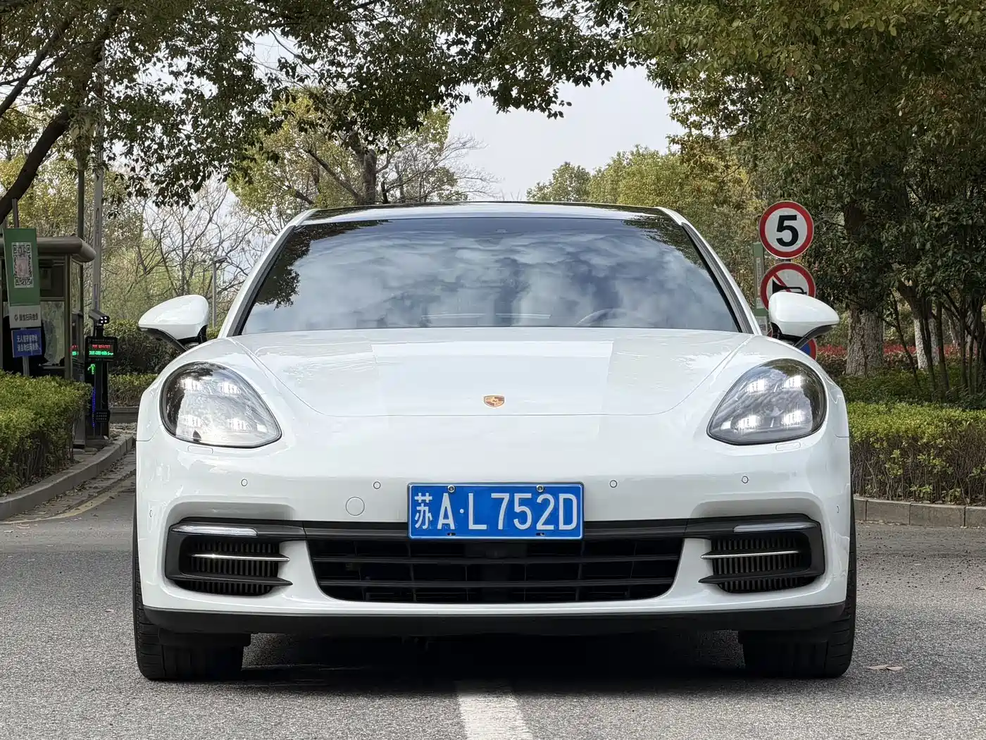 PORSCHE PANAMERA