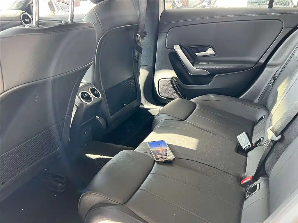 Mercedes-Benz A-Class 2023 A 200 L Dynamic фото 22