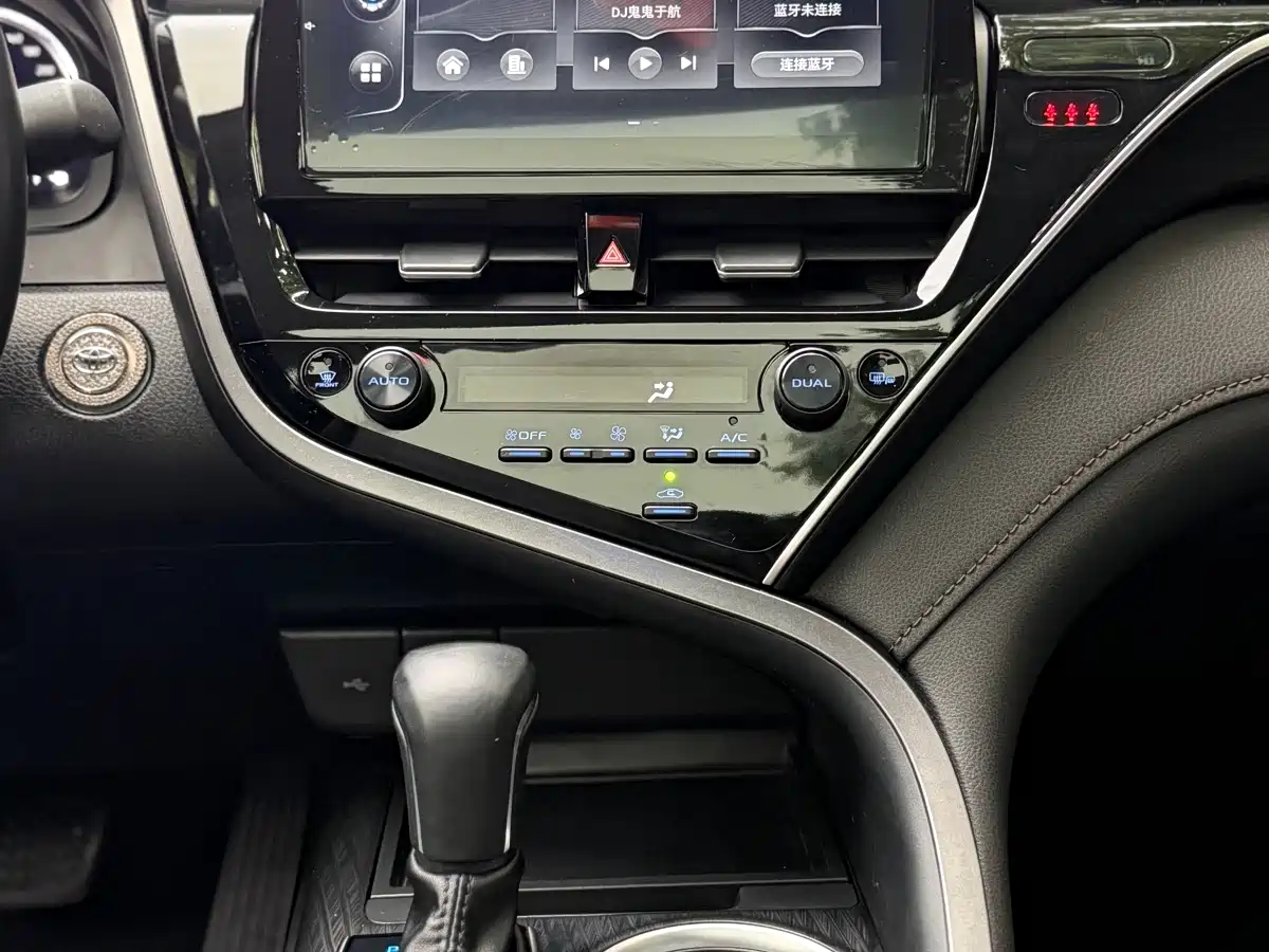 Toyota Camry 2023 2.5G Luxury Edition фото 14