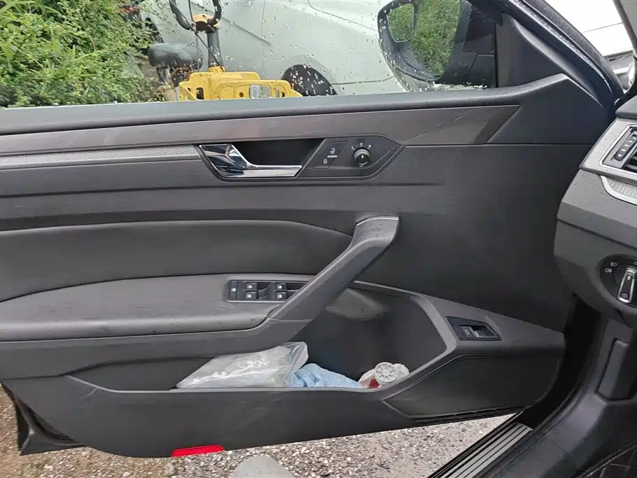 Volkswagen Passat 2017 280TSI DSG Prestige фото 7