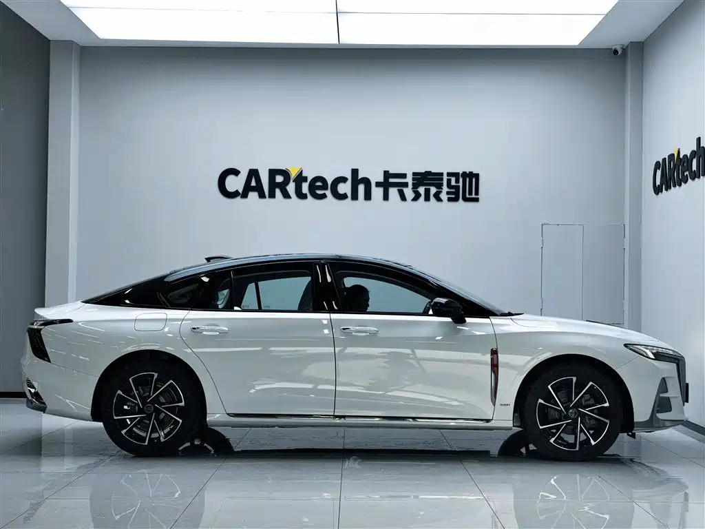 Hongqi H6 2023 2.0T Elegance Edition фото 5