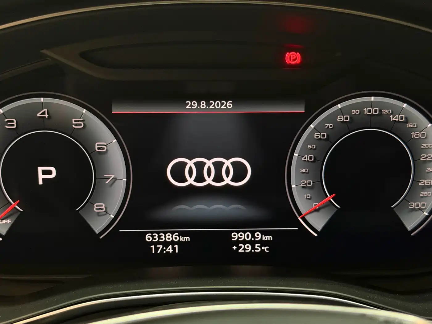 Photo 8 - Audi A6L