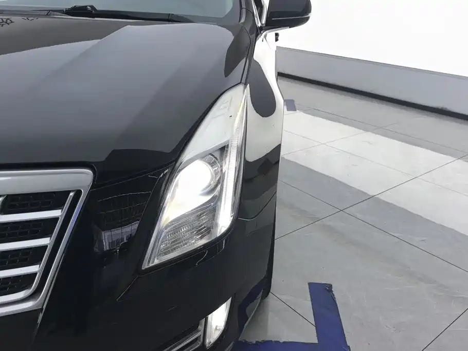 Photo 5 - Cadillac XTS