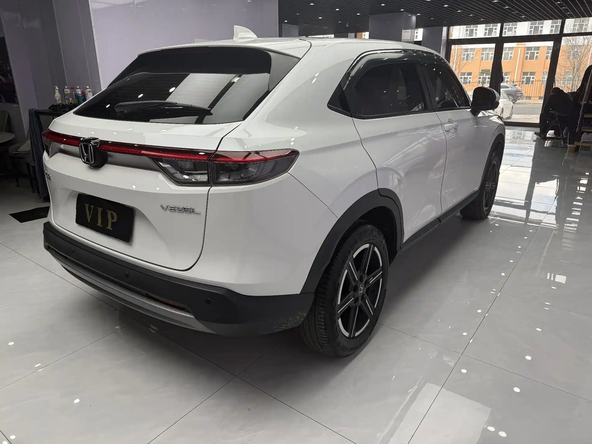 Photo 4 - Honda Vezel