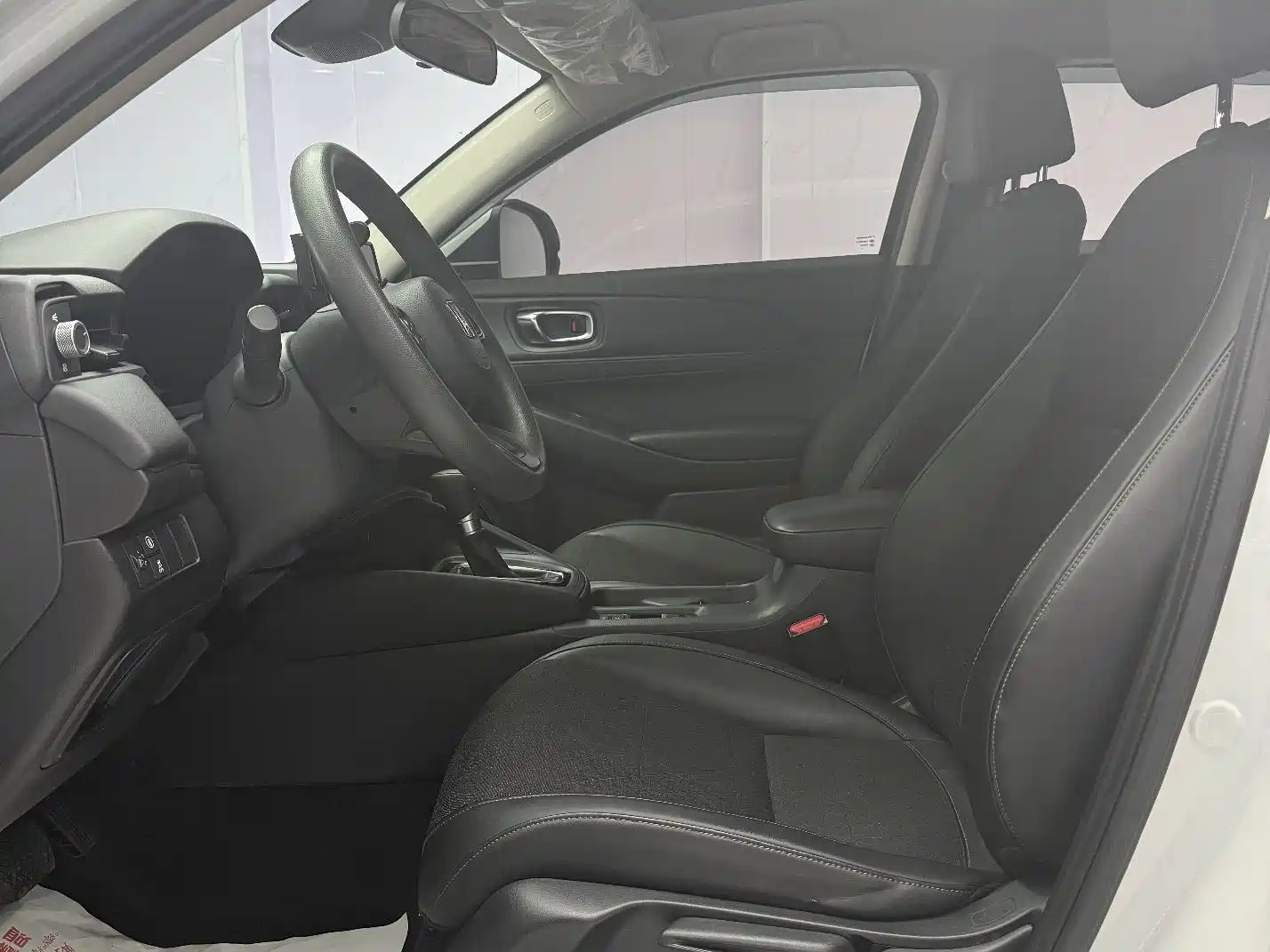 Photo 11 - Honda Vezel