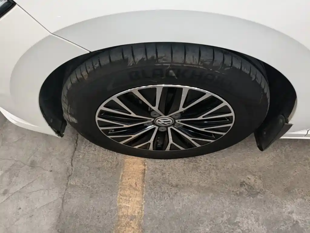 Фото 23 - Volkswagen Sagitar