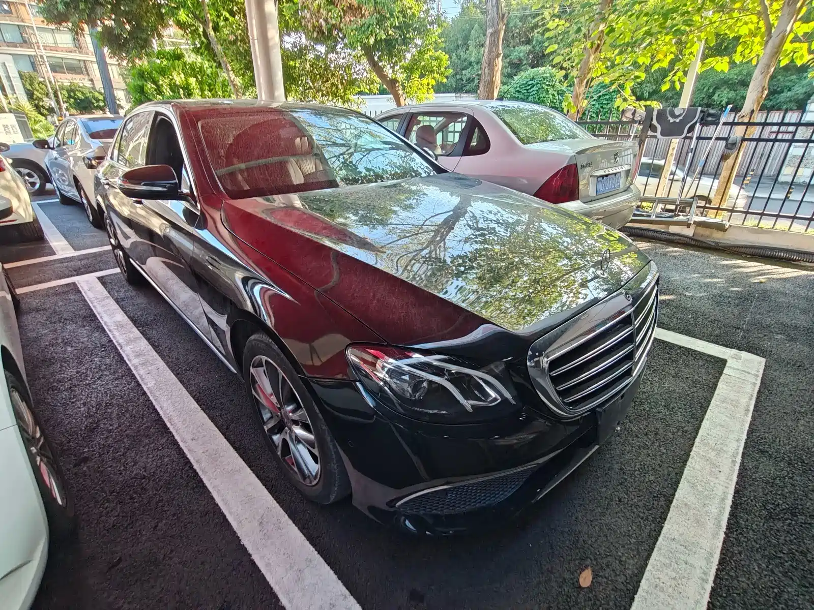 Фото 3 - Mercedes-Benz E-Class