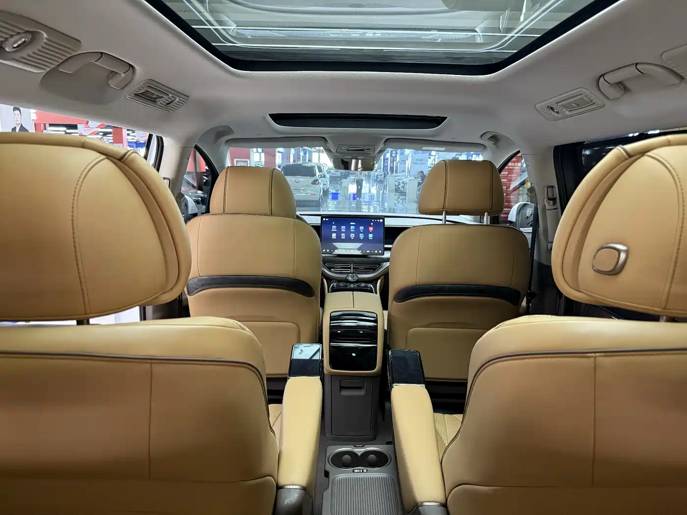 Denza D9 2022 DM-i 1040 Premium фото 10