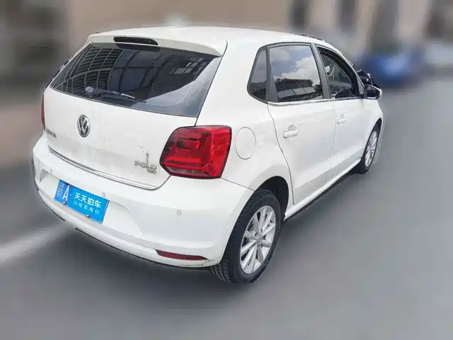 Volkswagen Polo 2016 1.6L Automatic Luxury — фото 5