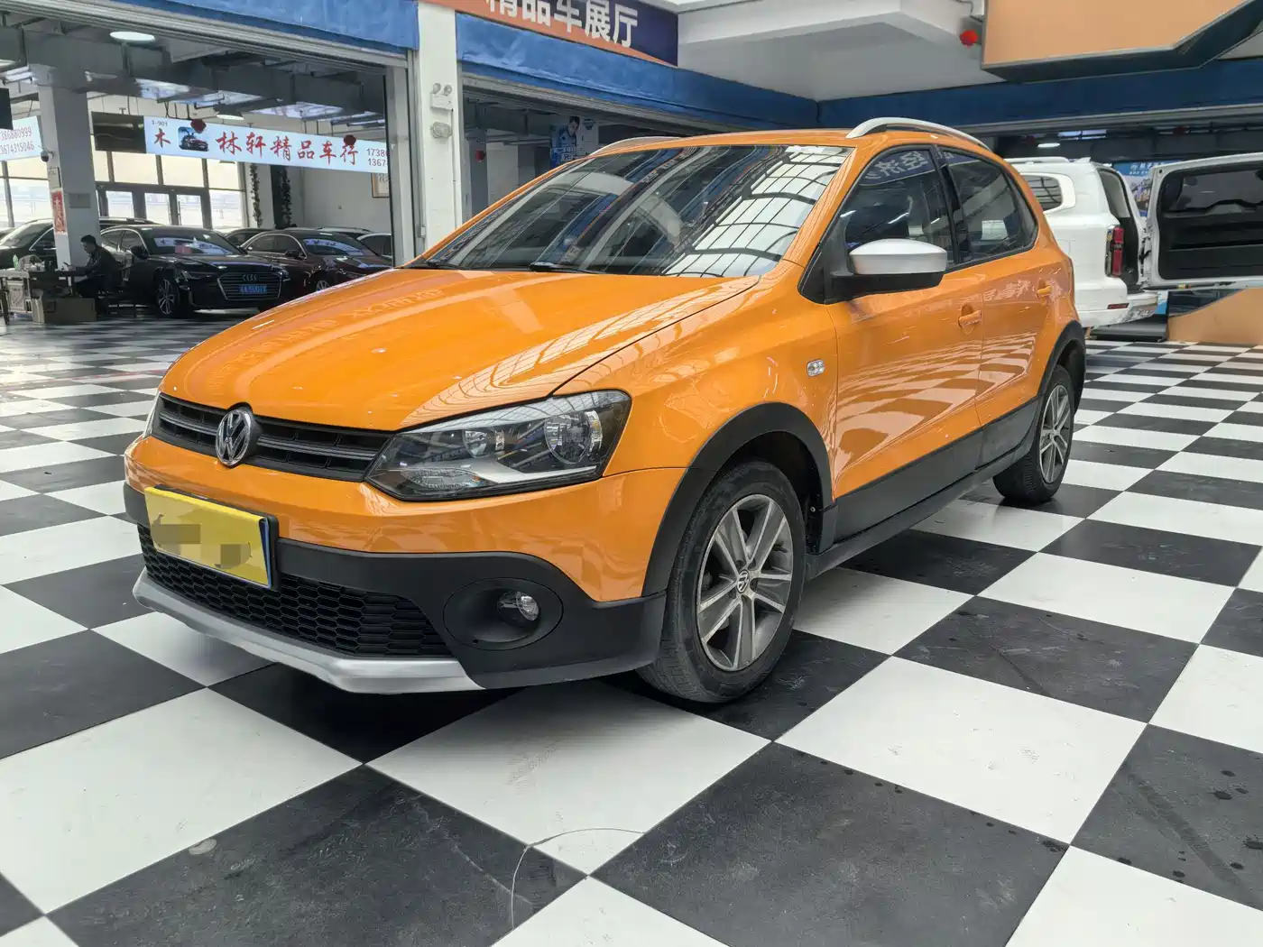 Volkswagen Polo 2012 1.6L Cross Polo AT фото 3