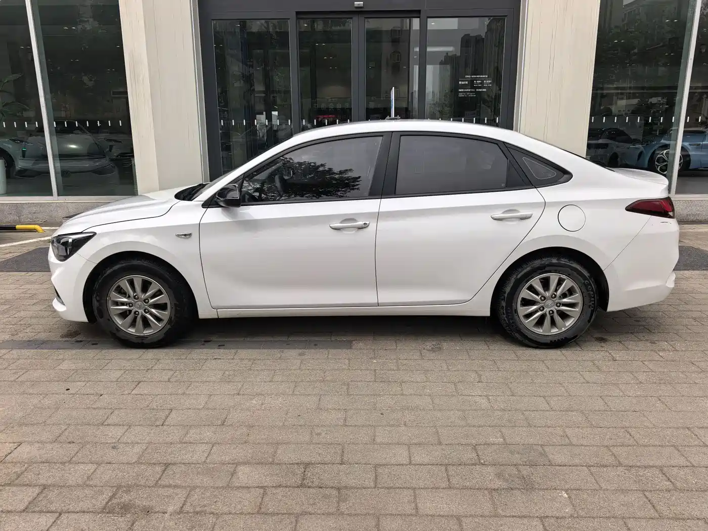 Hyundai Elantra 2018 1.6L Automatic Pleasing Edition GL China VI фото 21
