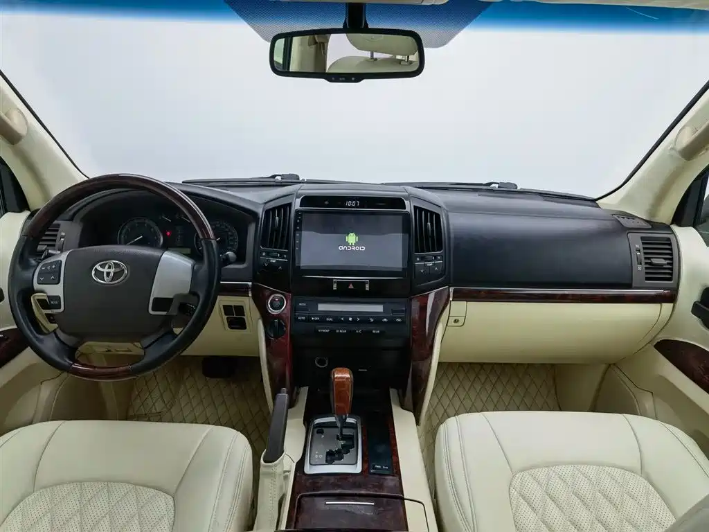 Toyota Land Cruiser (Import) фото 25